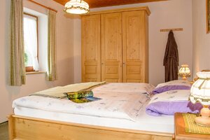 Schlafzimmer in der Ferienwohnung Hochkalter