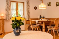 Im Wohnzimmer in der Ferienwohnung Untersberg